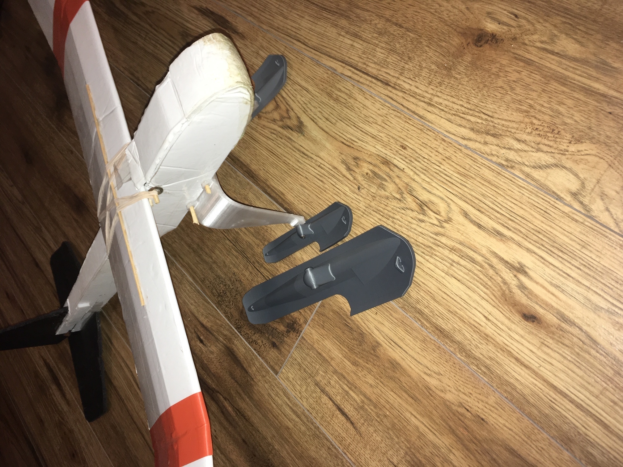 STL file Rc Airplane Skis・3D print object to download・Cults